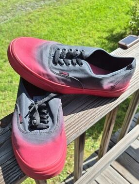 Vans Women's Black and Red Ombre Canvas Low-Top Sneakers